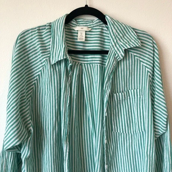 H&M 100% Cotton Green and White Oversized Striped Button Down Shirt Size S - Picture 3 of 10